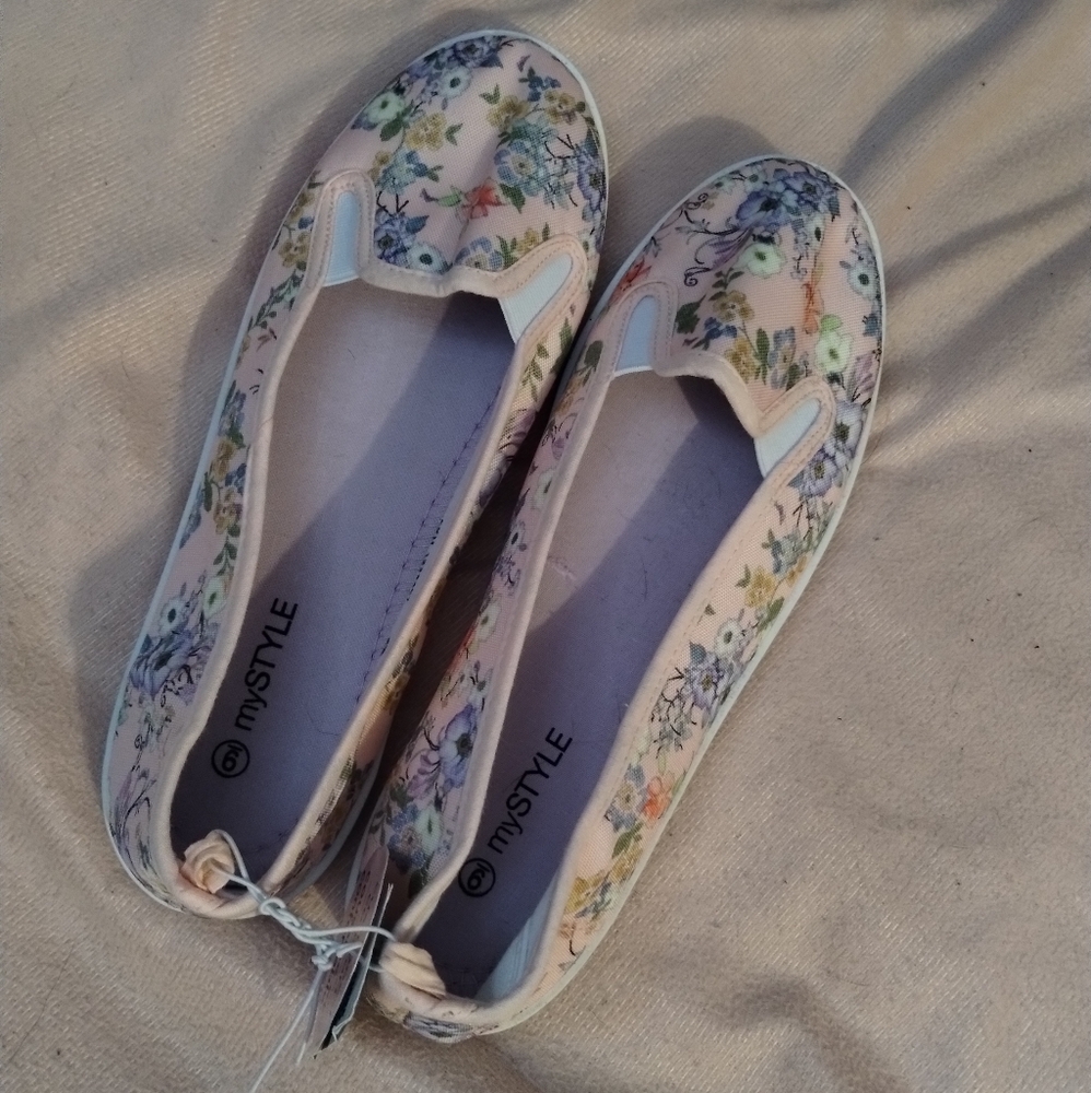 NWT MyStyle Slip Ons